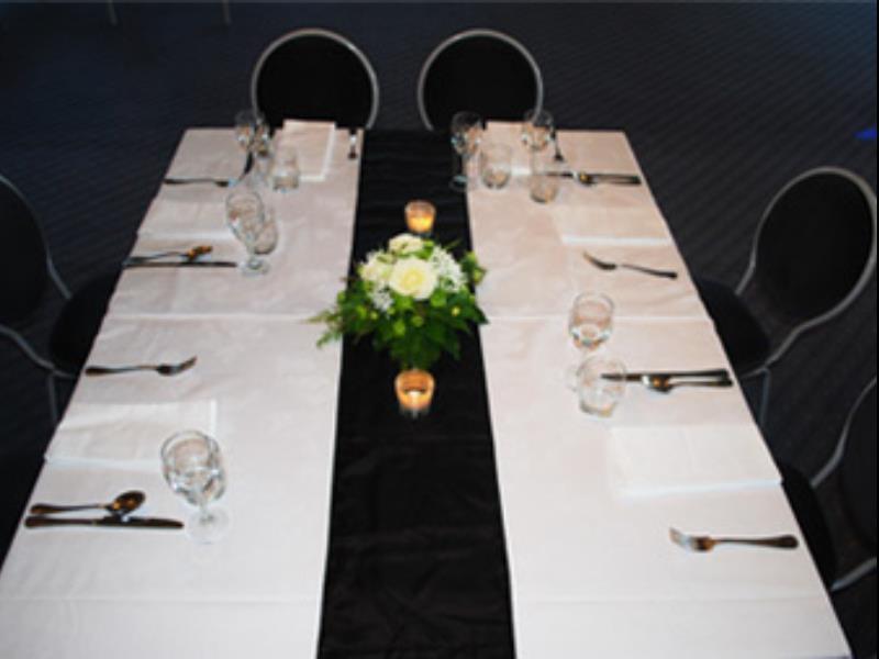 Equestrian Hotel Christchurch Esterno foto