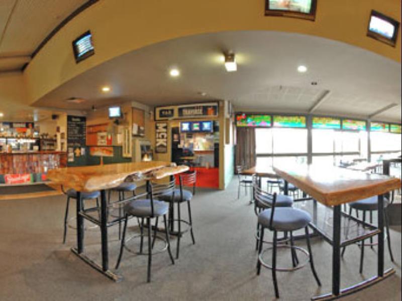 Equestrian Hotel Christchurch Esterno foto