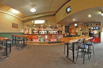 Equestrian Hotel Christchurch Esterno foto