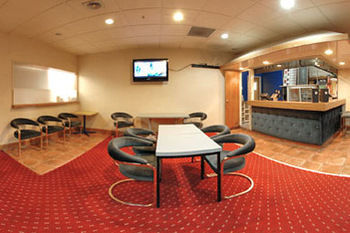 Equestrian Hotel Christchurch Esterno foto